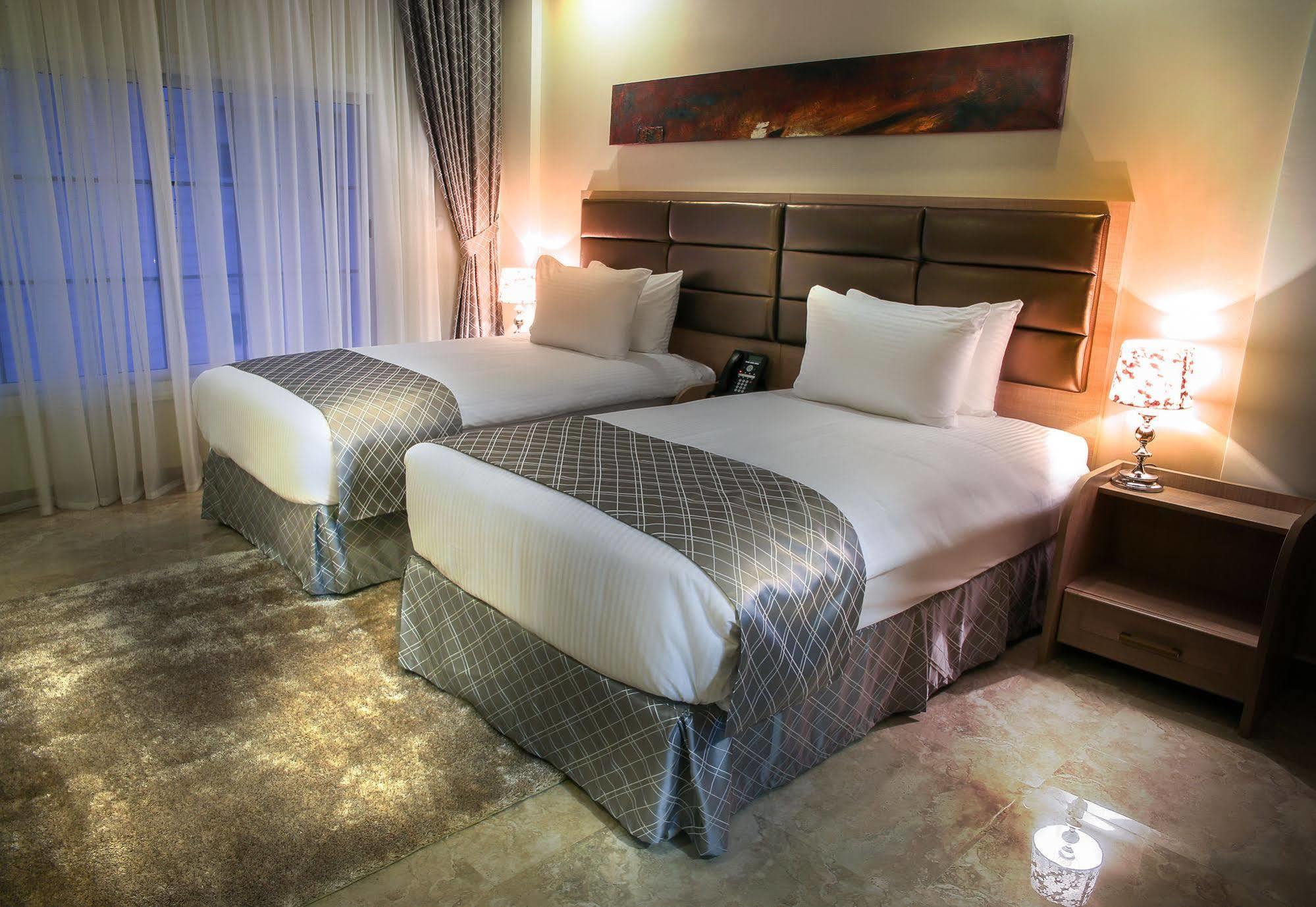 Adams Hotel Kuwait City Eksteriør bilde