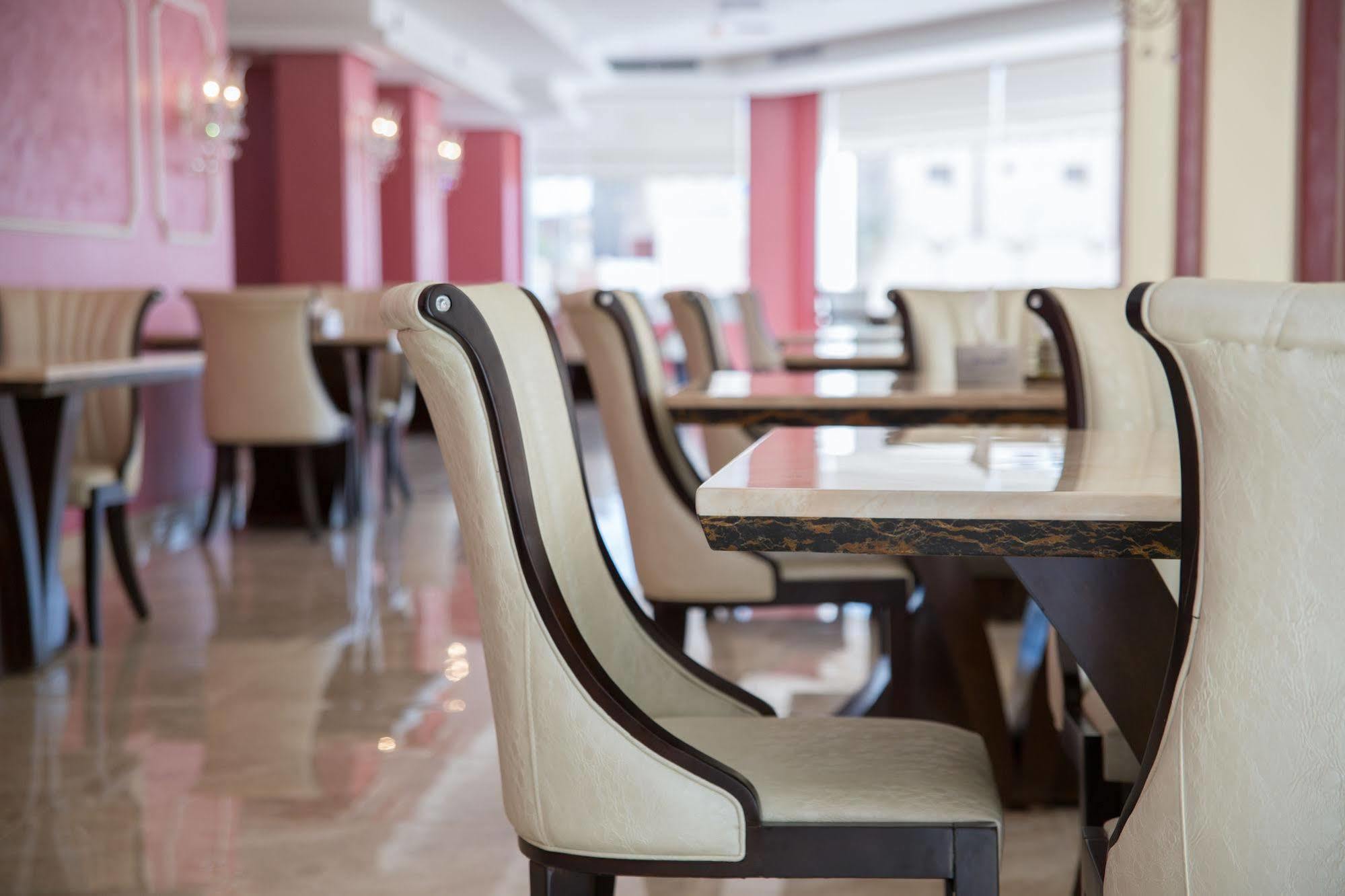 Adams Hotel Kuwait City Eksteriør bilde